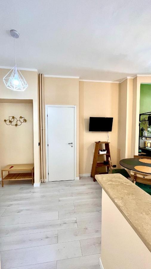 New Apartment, Near Metro Monte Grappa Turyn Zewnętrze zdjęcie